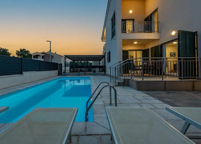 Kristina Zadarvillas * Zaton (Zadar)