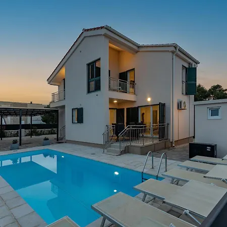 Villa Kristina Zadarvillas Zaton (Zadar)
