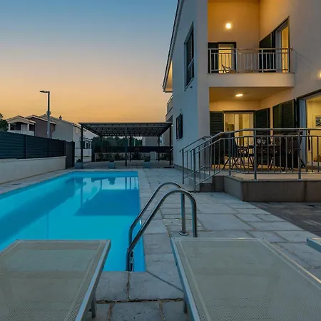 Kristina Zadarvillas * Zaton (Zadar)