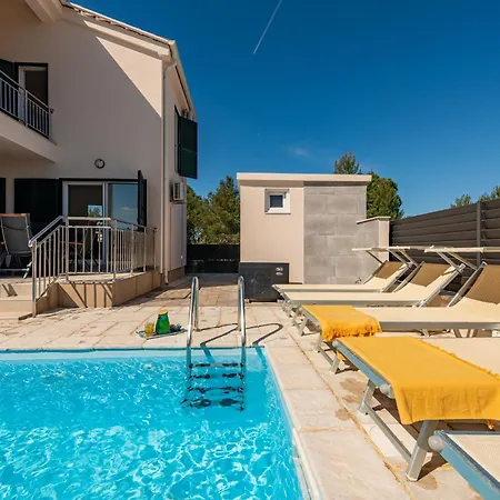 Kristina Zadarvillas Zaton (Zadar)