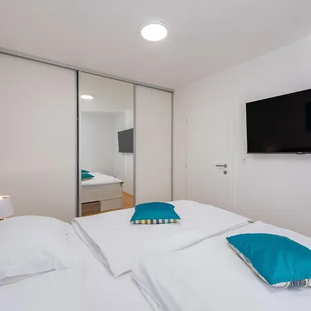 Kristina Zadarvillas Βίλα *